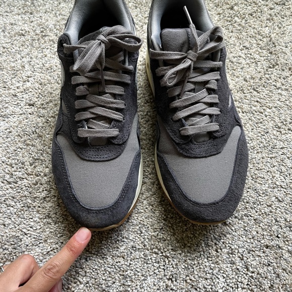 Nike Air Max 1 Crepe Shoes - Picture 2 of 7